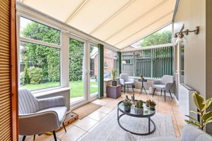 Conservatory With Glass Roof - click for photo gallery